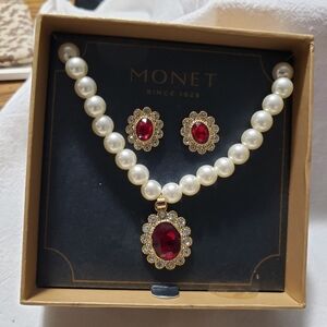 Beautiful Monet Faux Pearl Goldtone Necklace with Matching Pierced Earrings